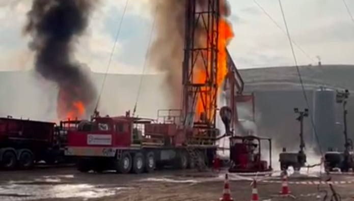 Petrol kuyusunda korkutan yangın