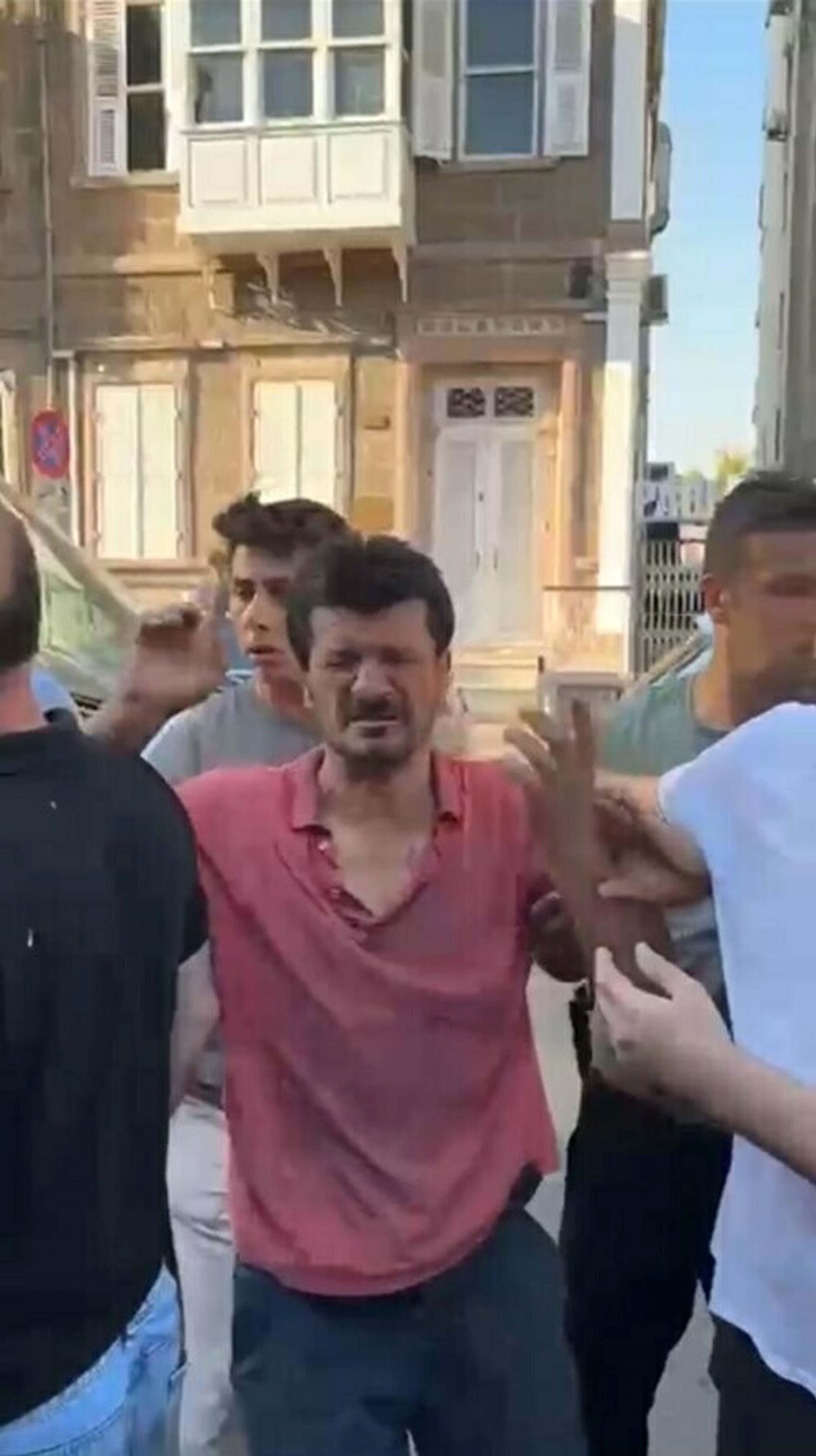 Meydana gelen olay cep telefonu kamerasıyla görüntülendi.