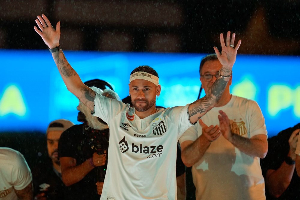 Neymar'a özel helikopter: Santos antrenmanlarına havadan geliyor! - 4
