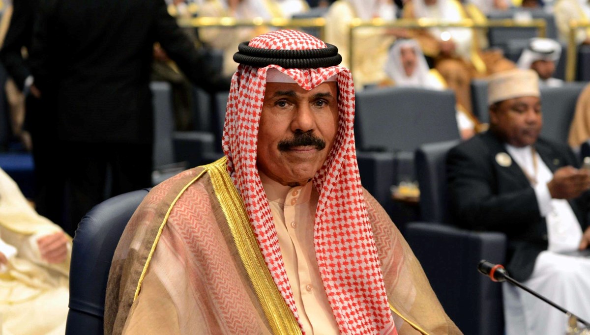 Kuveyt'in yeni Emiri Şeyh Meşal el-Ahmed el-Cabir es-Sabah yemin etti Kuveyt'in yeni Emiri Şeyh Meşal el-Ahmed el-Cabir es-Sabah yemin etti