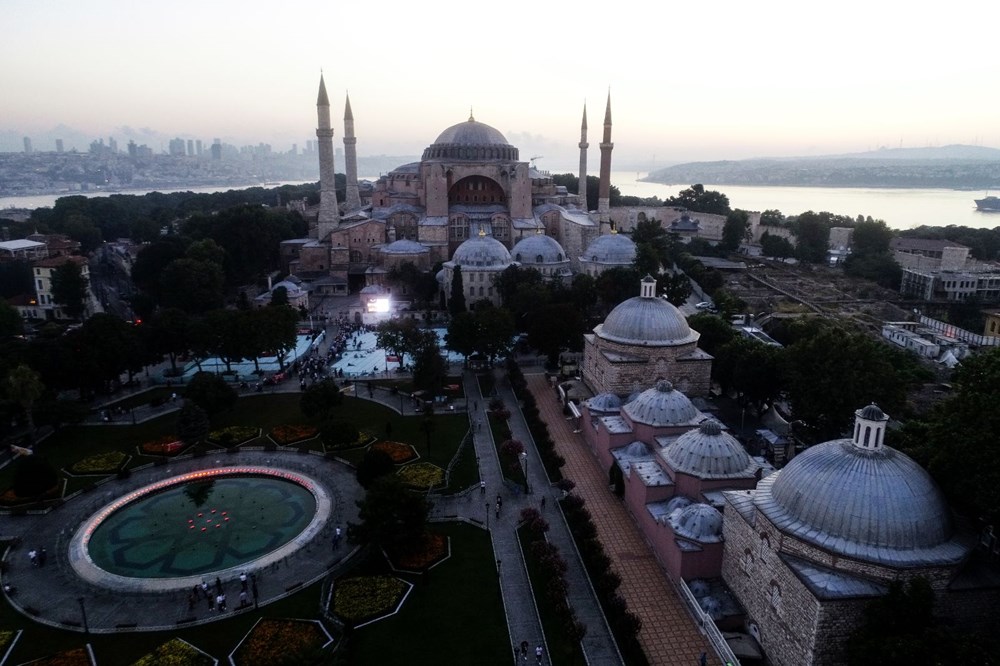 Crowd does not decrease in Hagia Sophia - 25
