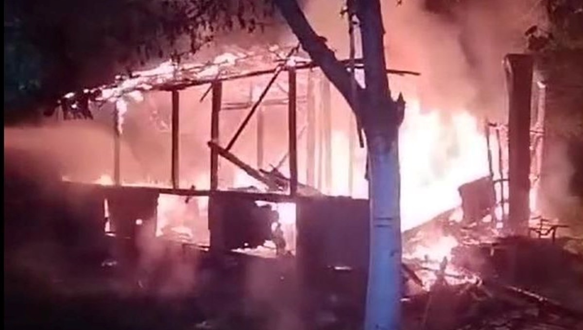 Yalova'da ahşap barakada çıkan yangında küle döndü Yalova'da ahşap barakada çıkan yangında küle döndü