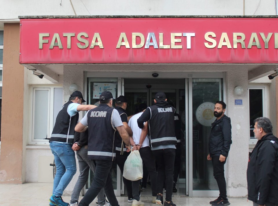 Fındık ürünleri mağazasına silahlı saldırı: 2 tutuklama - 1