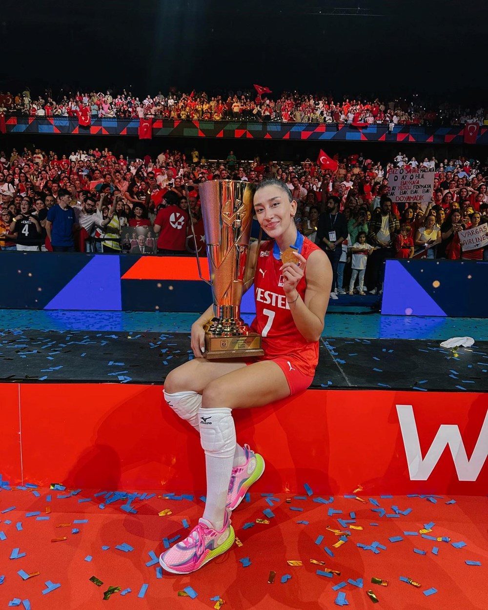 Novak Djokovic'in Hande Baladın beğenisine Sırplardan tepki - 3