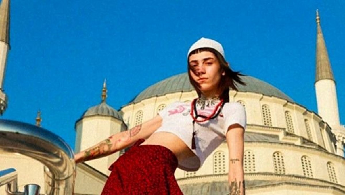Kocatepe Camisi'nde moda çekimi yapanlara beraat Kocatepe Camisi'nde moda çekimi yapanlara beraat