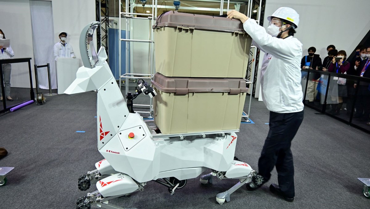 Japonya'da 100 kilogram yük taşıyabilen keçi şeklinde robot tasarlandı