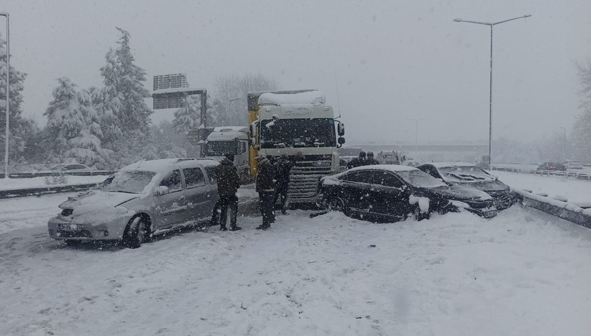 Düzce'de 36 araç birbirine girdi: 25 yaralı