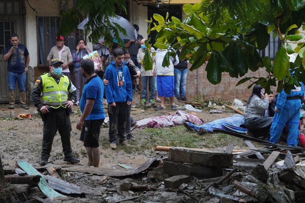 Kolombiya'da toprak kayması sonucu 14 kişi öldü - 13