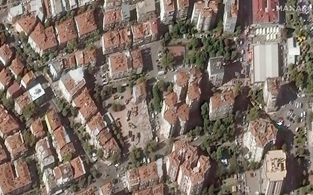 İzmir'deki yıkım uzaydan görüntülendi - 17