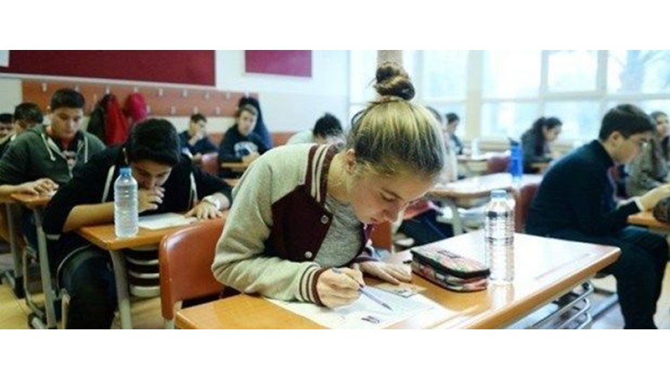 MEB�den lise son sınıf öğrencilerine �devamsızlık� affı NTV