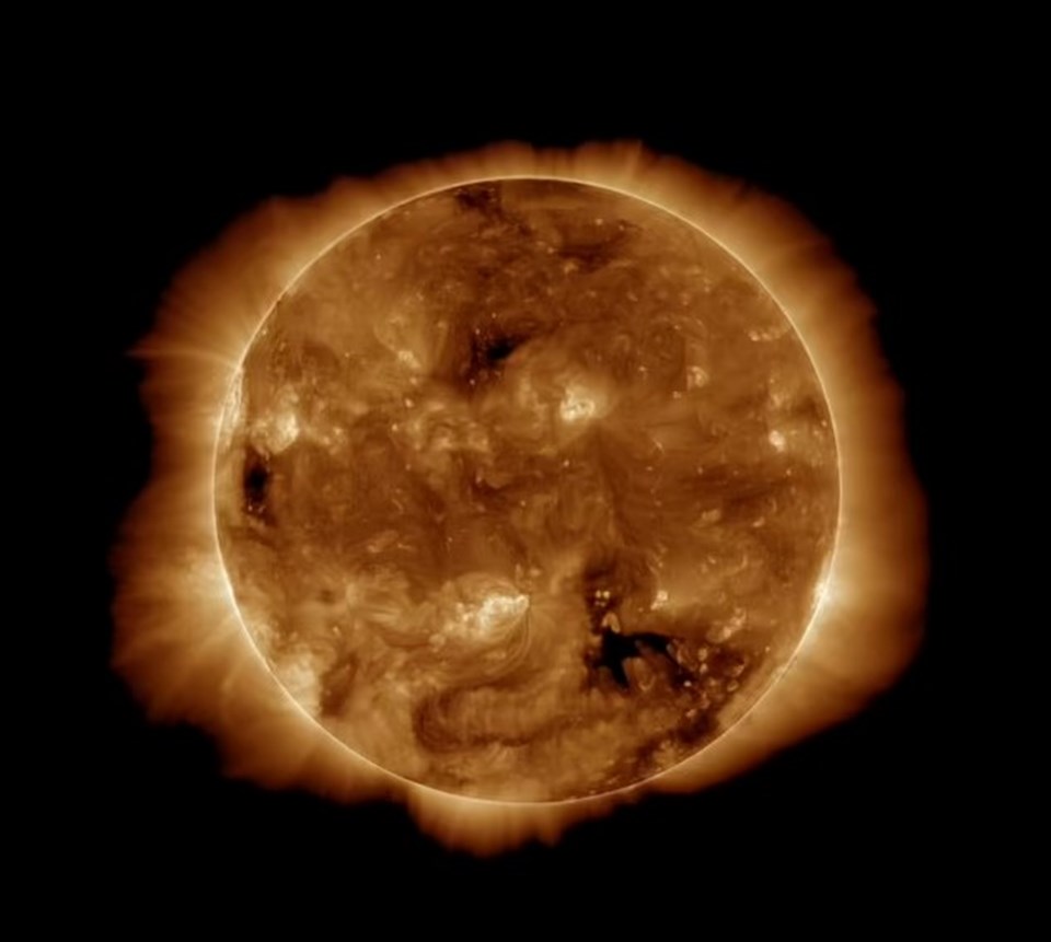 NASA'nın Gözlemevi, güneşin bu fotoğrafını 8 Ocak 2022'de çekti.