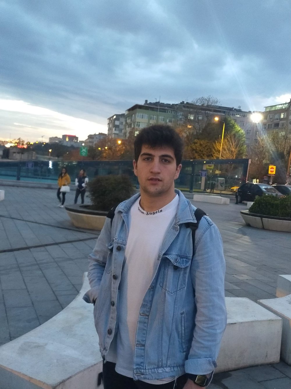 19 yaşındaki Batuhan’ın şüpheli ölümü (Üzerinde sadece iç
çamaşırı, şort ve bir toka bulundu) - 1