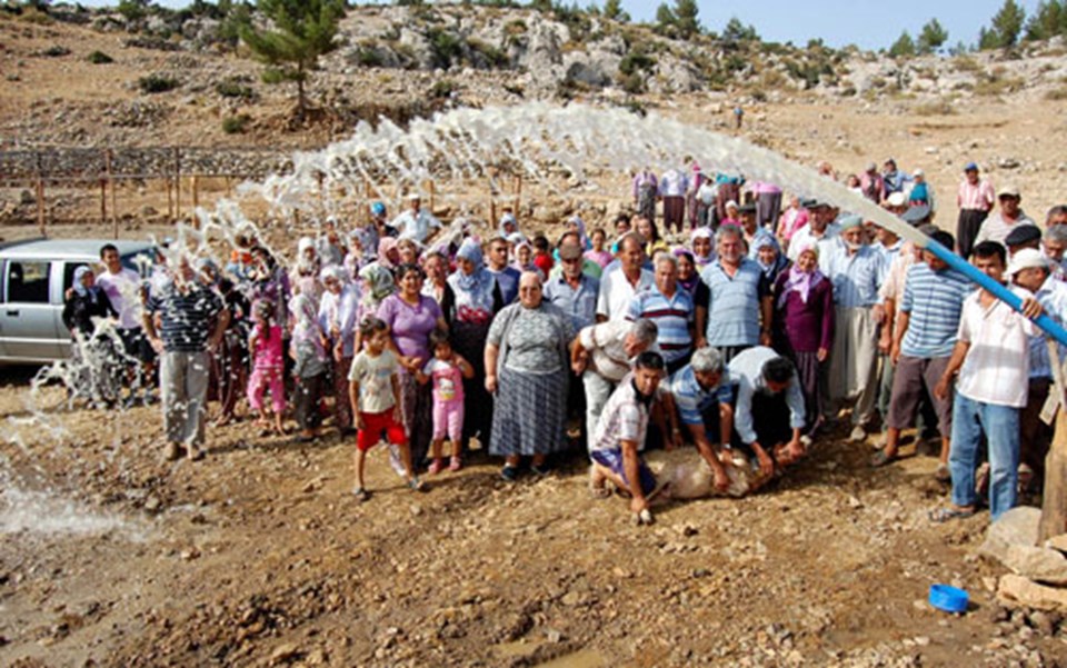 Su buldular; bayram ettiler - 2