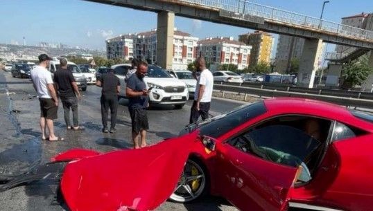 Herkes Ferrari kazasını konuşuyor...