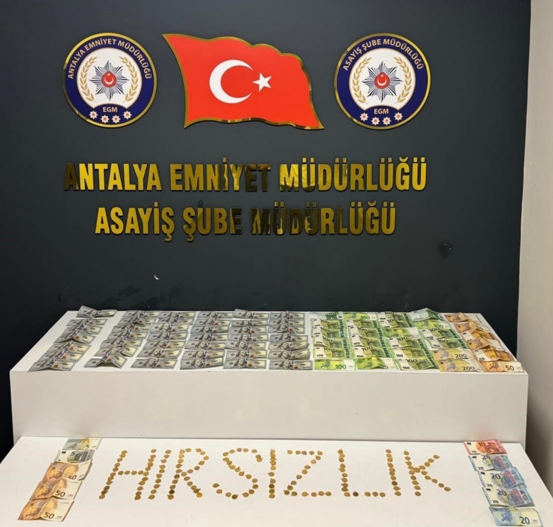 Ele geçirilen altın ve dövizler
