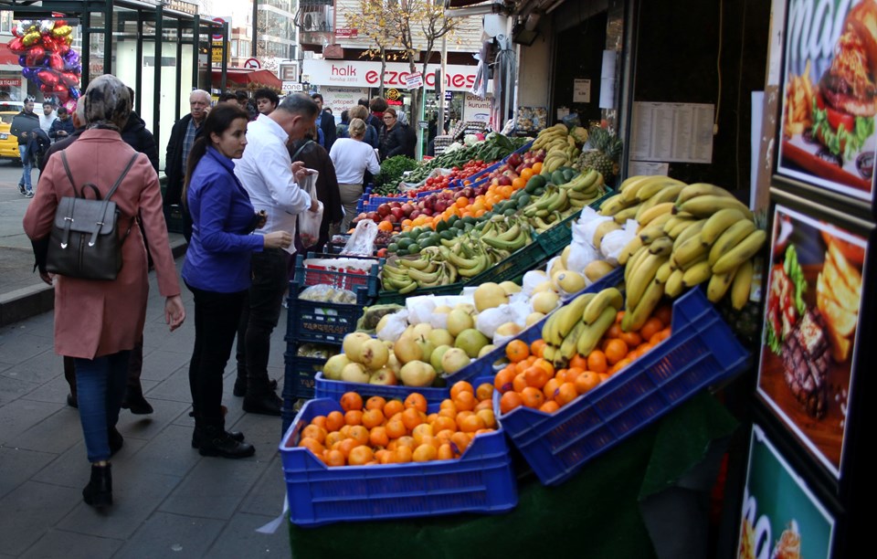 Market çalışanı, parasını vermeden meyve yiyen turisti bıçakladı - 1
