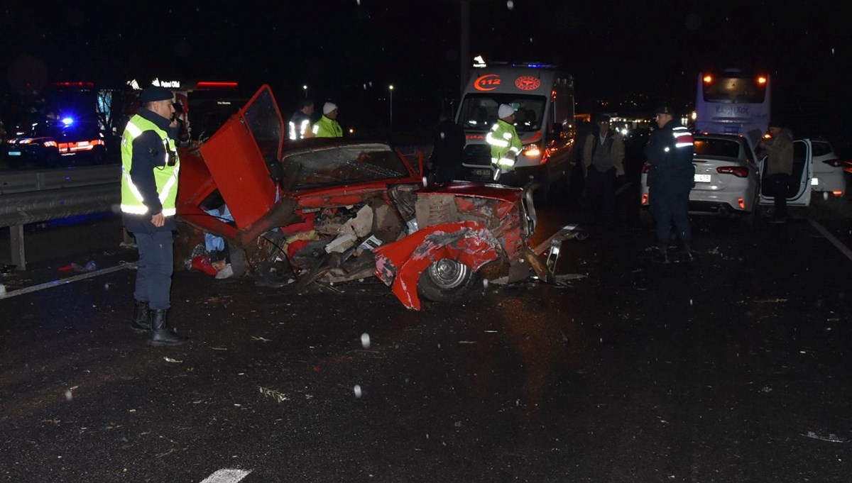 Manisa'da zincirleme kaza: Ölü ve yaralılar var