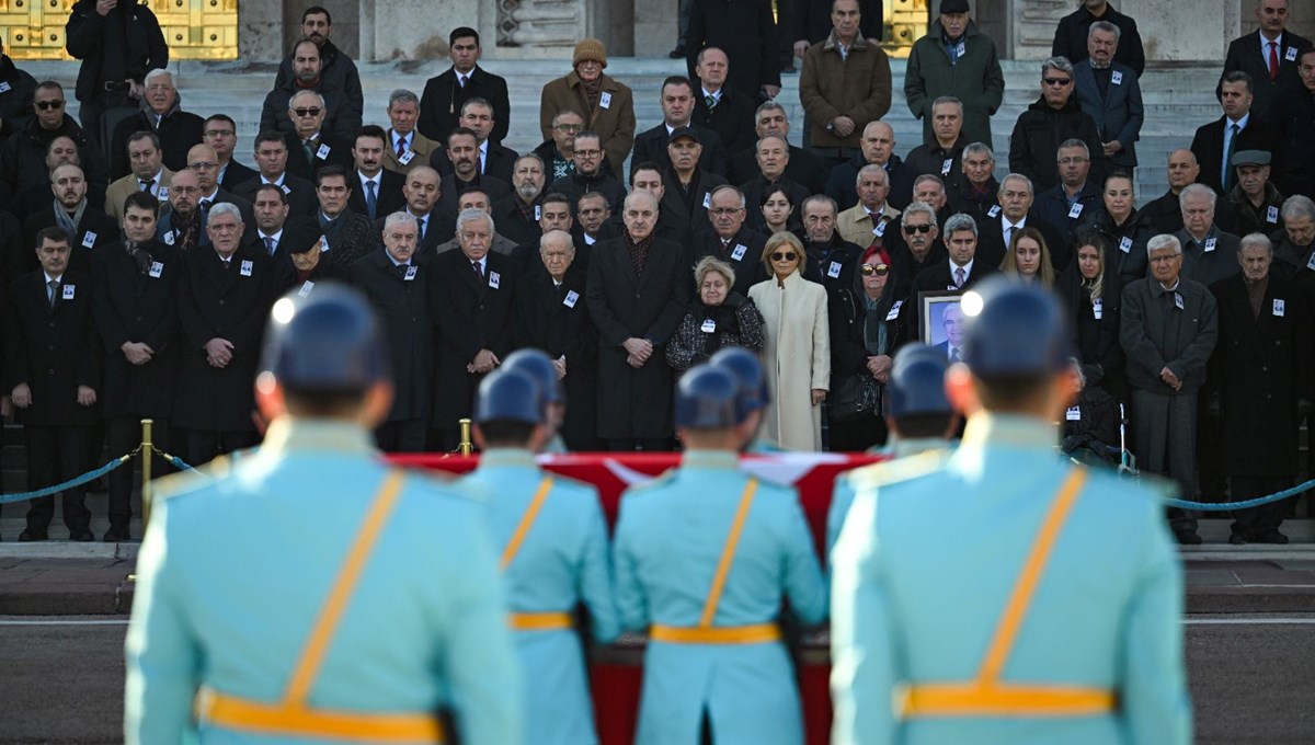 Eski bakan Nahit Menteşe için Meclis'te cenaze töreni