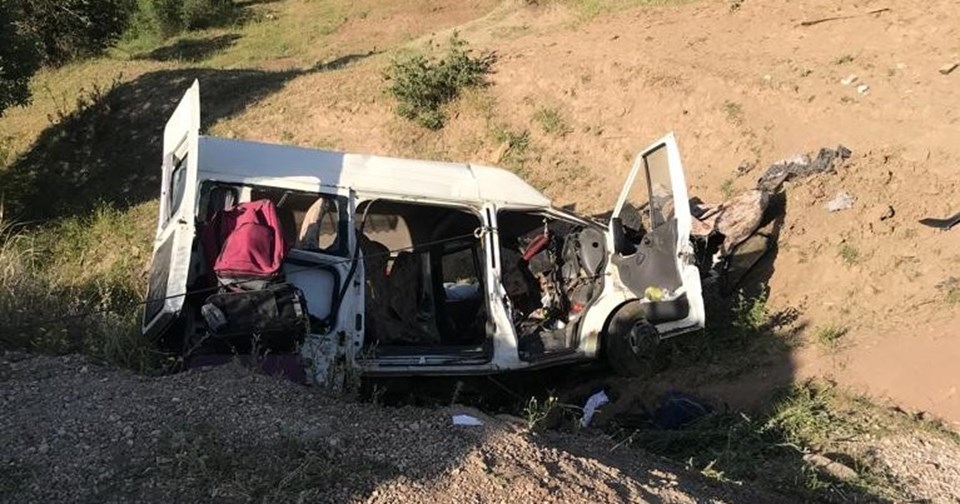 Siirt’te işçileri taşıyan minibüs uçuruma yuvarlandı: 4 ölü, 6 yaralı - 1