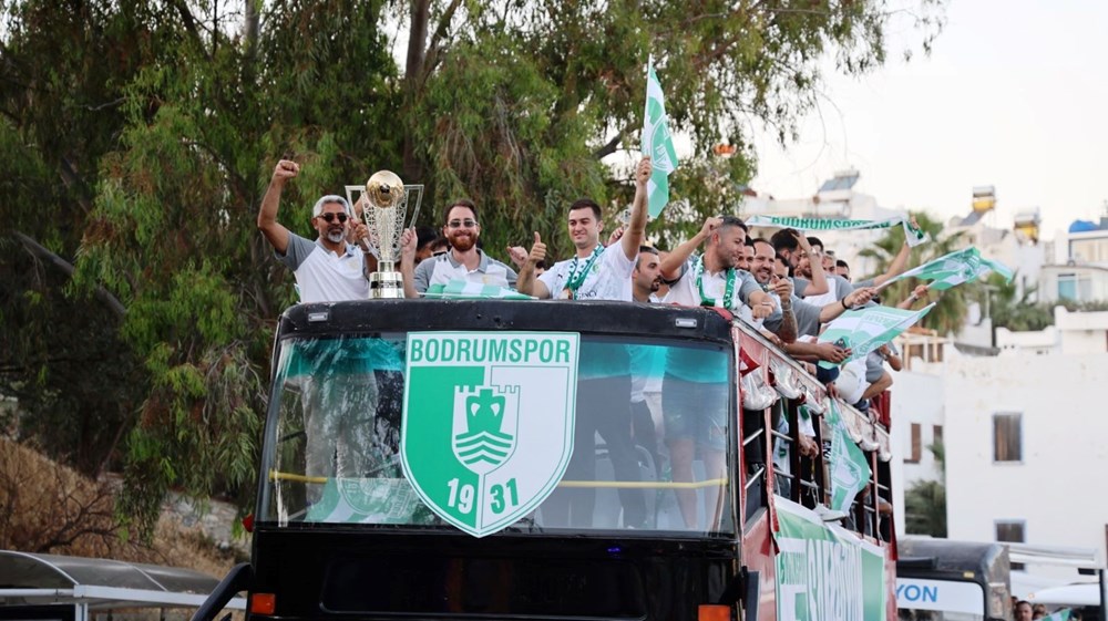 Bodrum’da şampiyonluk coşkusu: Binlerce taraftar kenti yeşil-beyaza bürüdü - 5