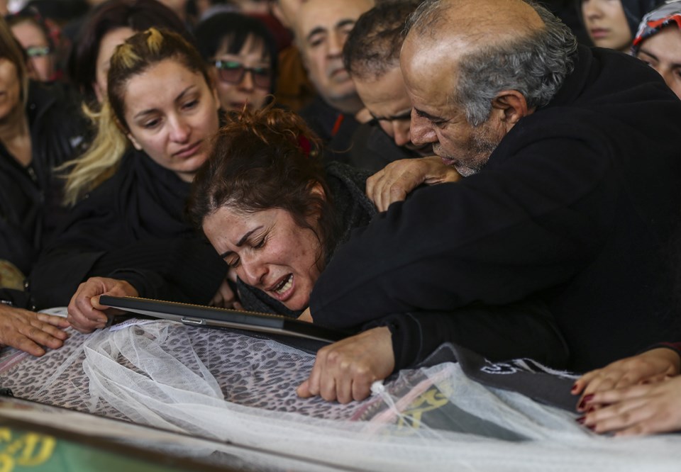 Ankara'daki saldırıda ölenlere gözyaşlarıyla uğurlama - 1