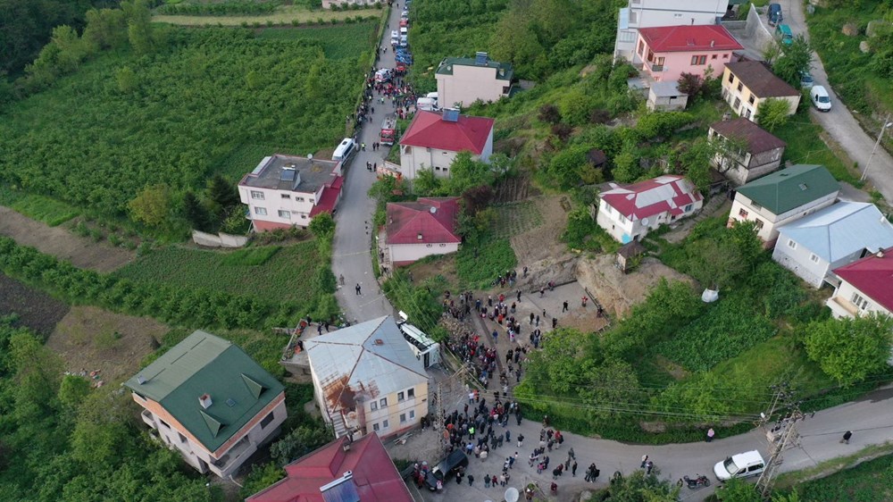 Trabzon'da belediye otobüsü şarampole yuvarlandı: 5 ölü, 37 yaralı - 5