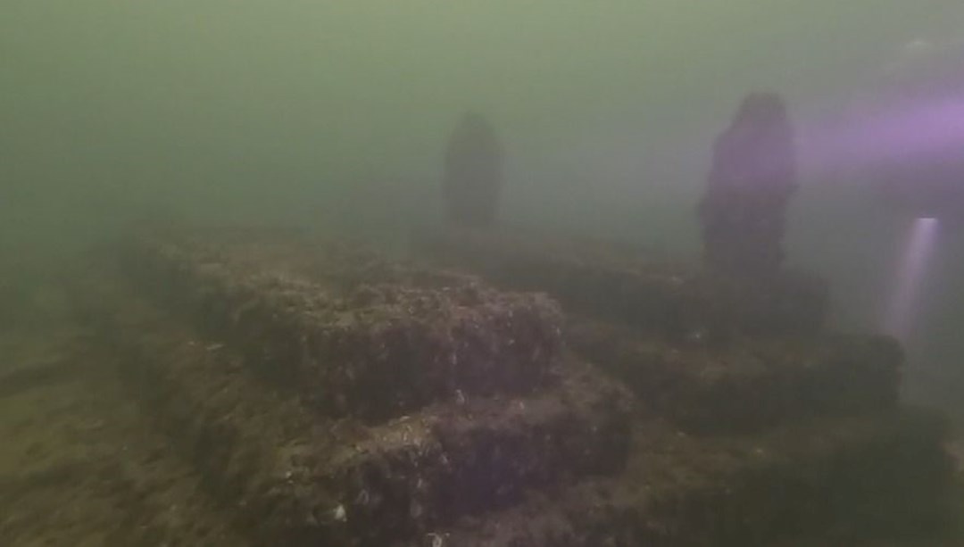 Su altındaki tarihi yapılar görüntülendi