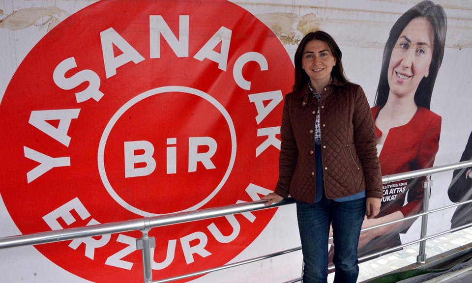 Erzurum'da bir seçmen, oy isteyen CHP'li vekil adayını oğluna istedi - 1