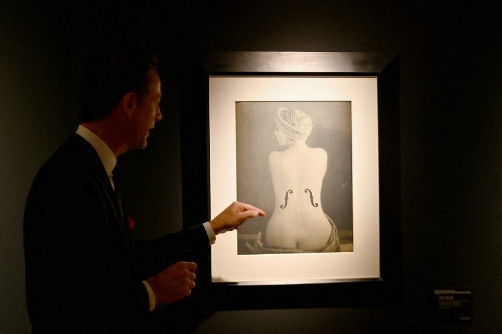 Man Ray'in 'Le Violon d'Ingres' fotoğrafı 12,4 milyon dolara satıldı - 4