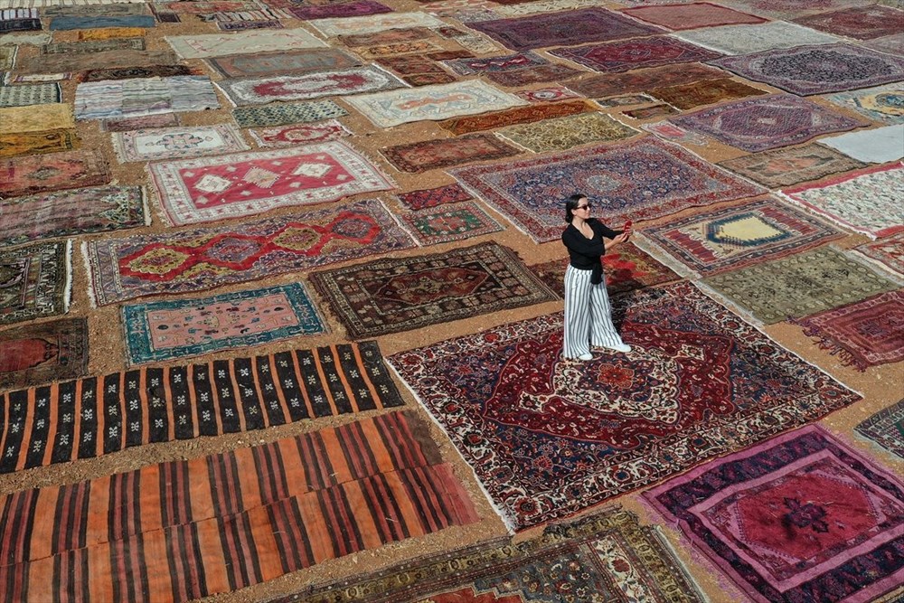 Antalya'nın rengarenk halı tarlaları