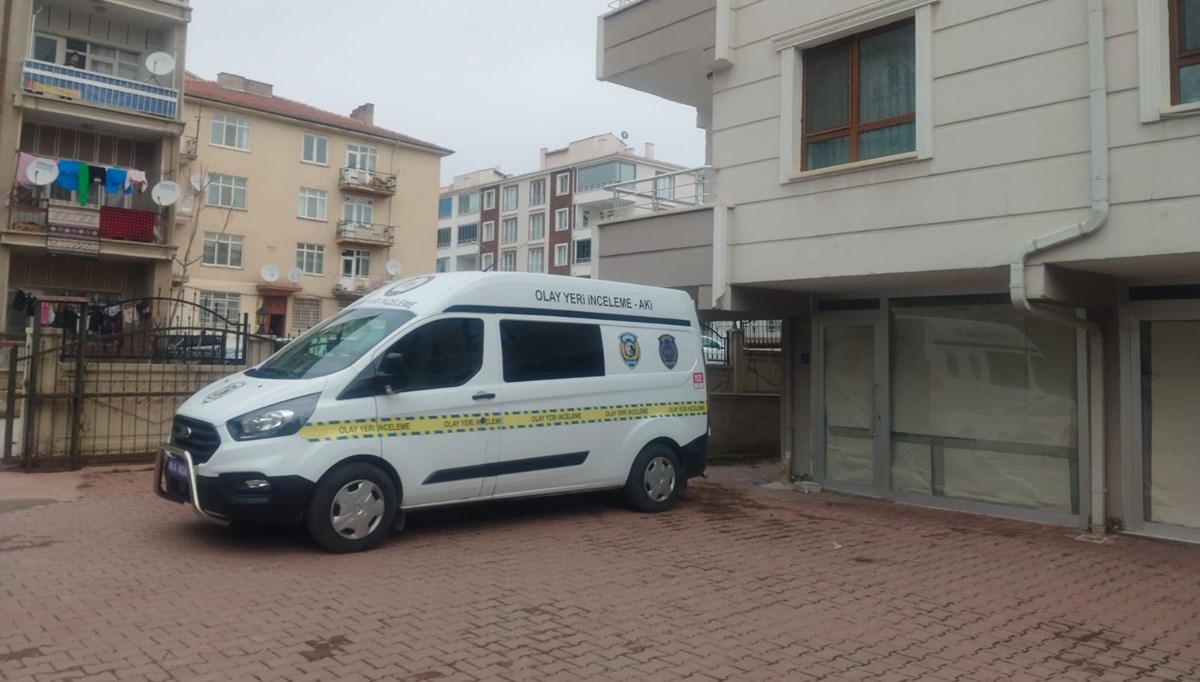 Tabancayla vurulan 9 aylık hamile kadın öldü, bebeği kurtarıldı Tabancayla vurulan 9 aylık hamile kadın öldü, bebeği kurtarıldı