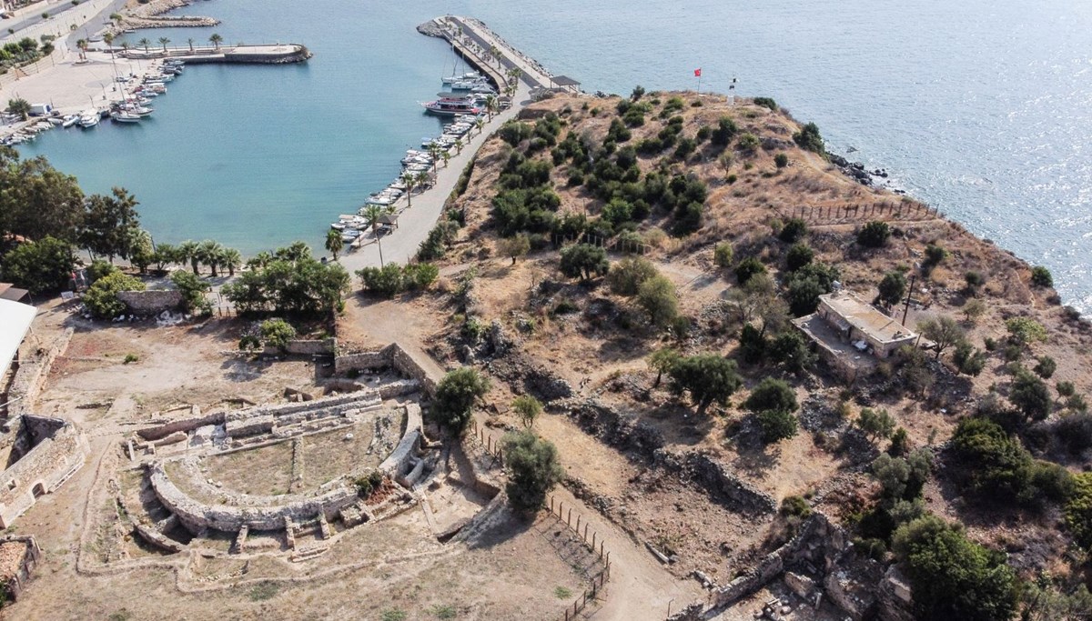 Kelenderis Antik Kenti'nde 2 bin 500 yıllık kalenin ortaya çıkarılması hedefleniyor Kelenderis Antik Kenti'nde 2 bin 500 yıllık kalenin ortaya çıkarılması hedefleniyor
