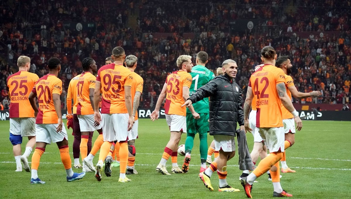 Galatasaray üst üste galibiyet rekorunu egale etti Galatasaray üst üste galibiyet rekorunu egale etti