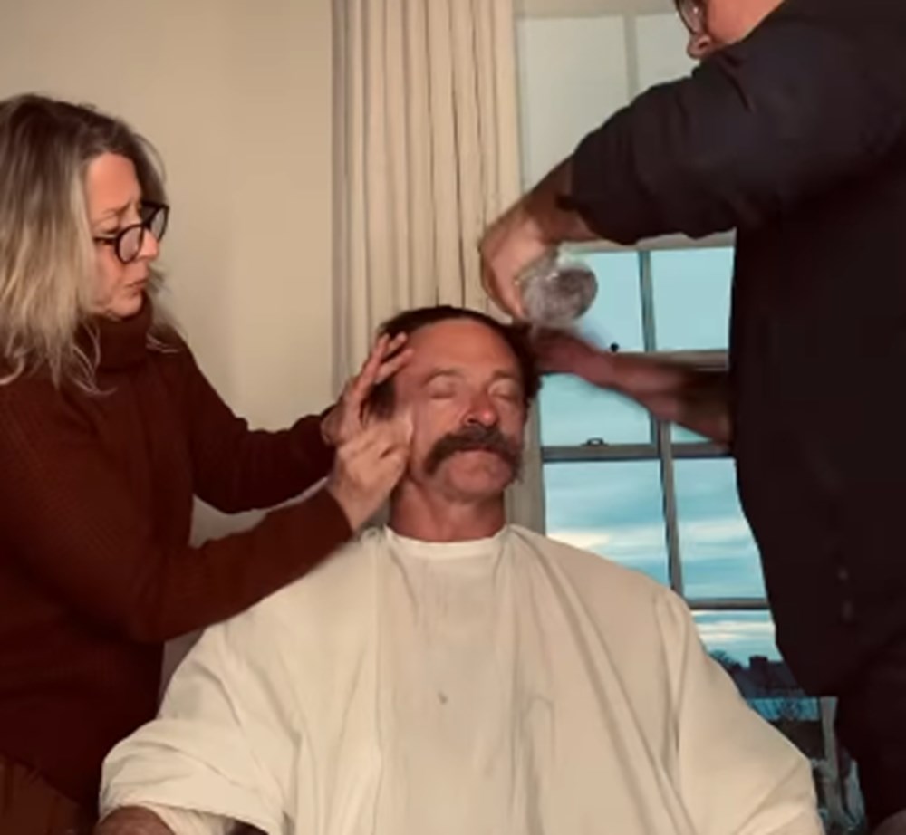 Hugh Jackman'ın Şaşırtıcı Dönüşümü: Yeni Rolü İçin Tanınmaz Hale Geldi 74 3FVp7bRsT06ZvPSuB5rB8w