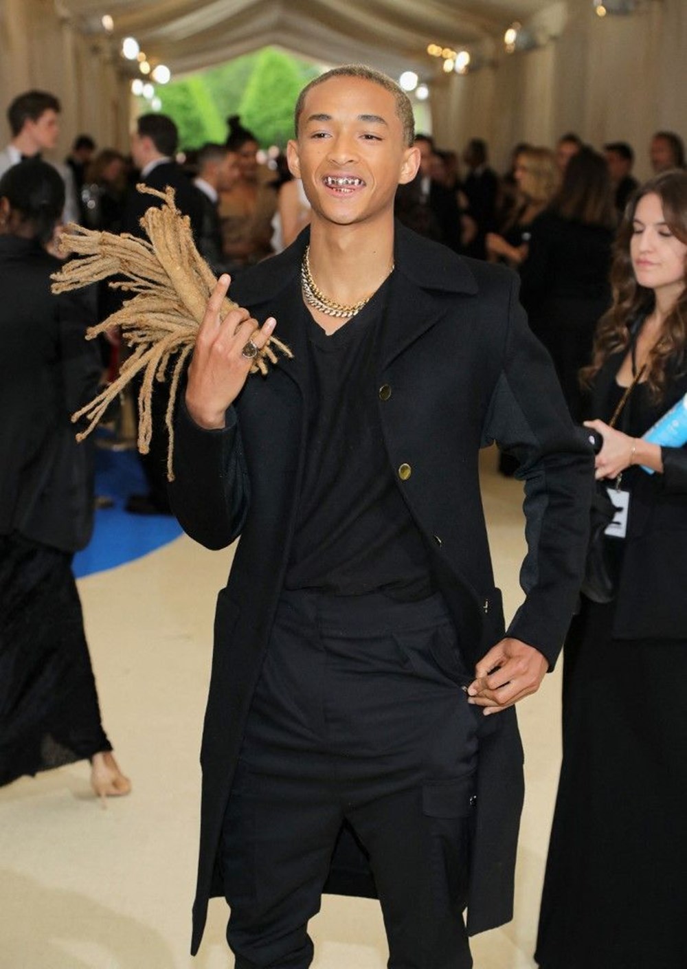 Frank Ocean 2021 MET Gala'ya robot bebekle katıldı - 6