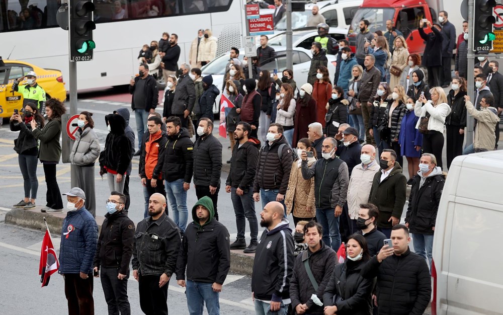 Saat 9'u 5 geçe hayat 1 dakika durdu - 76