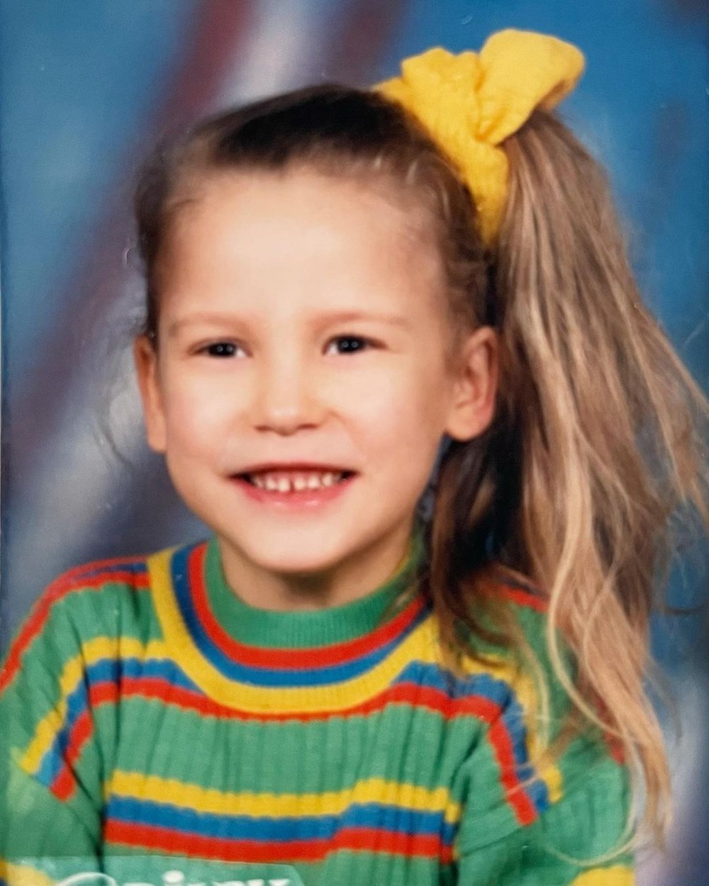 Nilgün Belgün takipçilerini geçmişe götürdü: Bu fotoğraf Marmaris'te çekildi (Ünlülerin çocukluk ve gençlik halleri) - 300