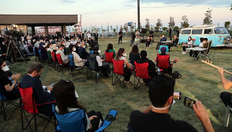 Cumhurbaşkanı Erdoğan, Mersin'de gençlerle buluştu