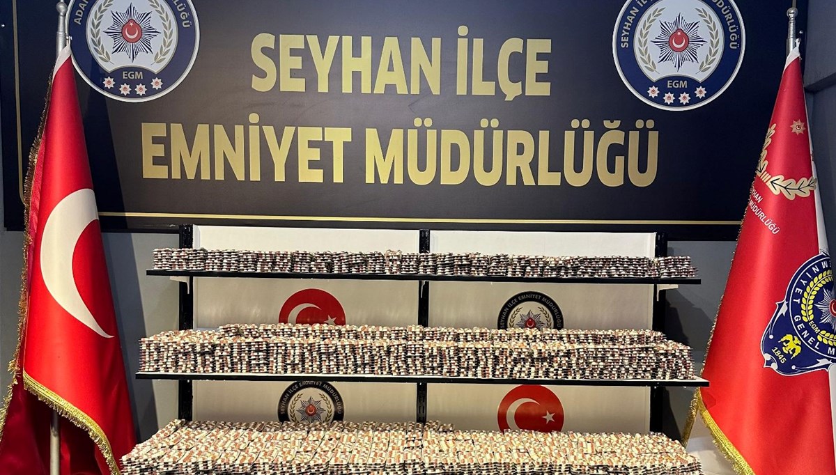 Adana'da polisin durdurduğu otomobilden 83 bin 888 uyuşturucu hap çıktı Adana'da polisin durdurduğu otomobilden 83 bin 888 uyuşturucu hap çıktı