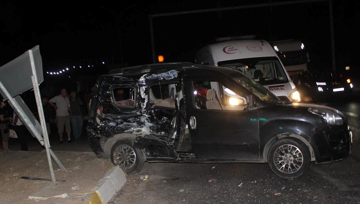 Kavşakta kamyon biçti: 1 ölü, 3'ü ağır 8 yaralı