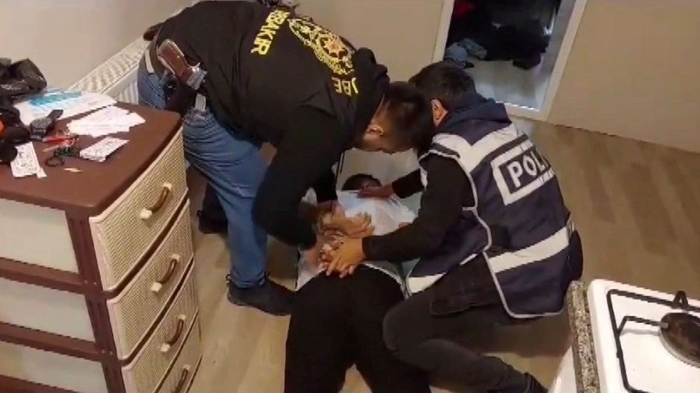 Arkadaşlık ve evlilik vaadiyle dolandırıcılık: 8 tutuklama - 3