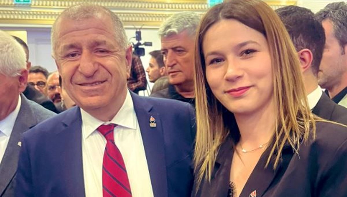 Tayyibe Merve Çakar mobbing nedeniyle Zafer Partisi'nden istifa ettiğini duyurdu (Tayyibe Merve Çakar kimdir?) Tayyibe Merve Çakar mobbing nedeniyle Zafer Partisi'nden istifa ettiğini duyurdu (Tayyibe Merve Çakar kimdir?)