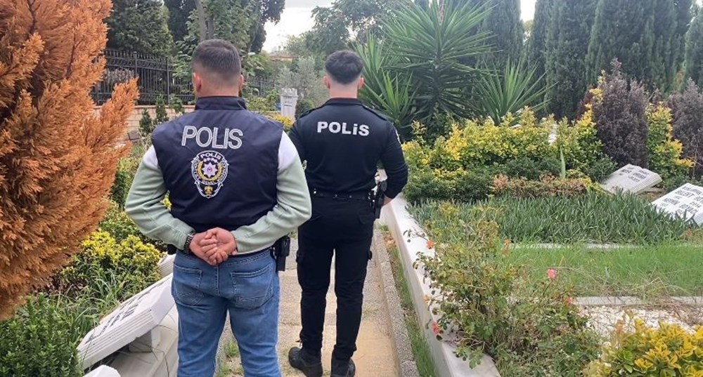 Cem Garipoğlu'nun mezarında polis nöbeti - 1