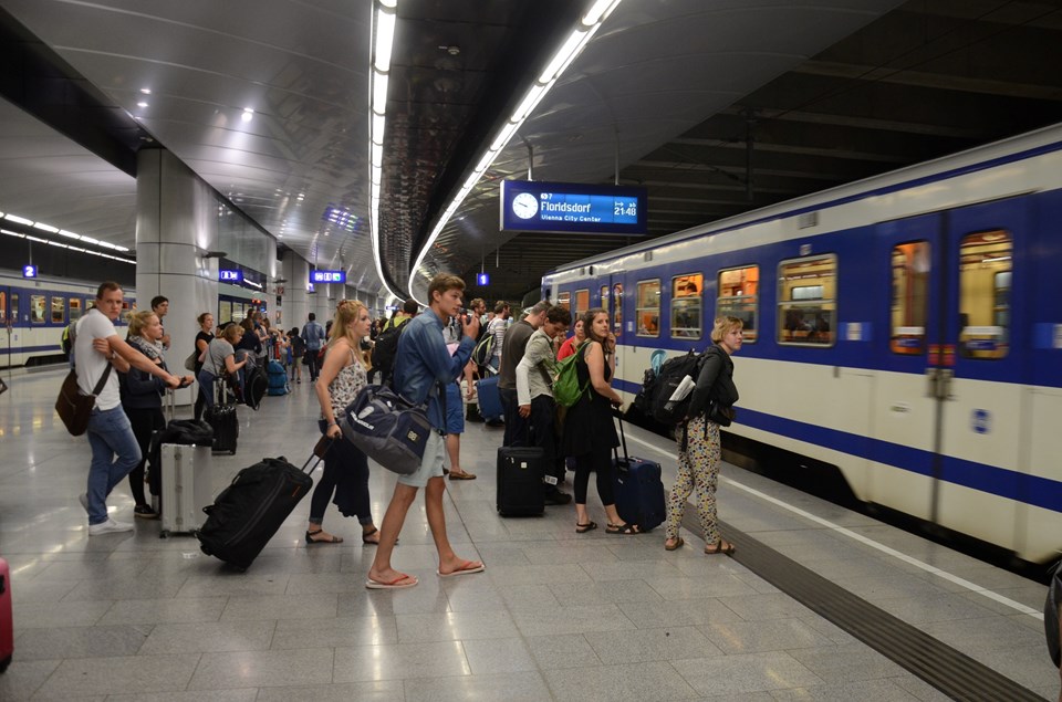 Viyana havalimanında "teknik arıza" kaosu - 3