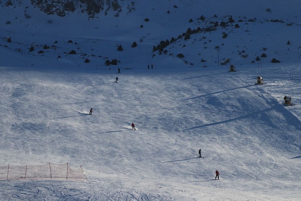 Dinlenmeden pisti tamamlanamayan kayak merkezi: Ergan - 8