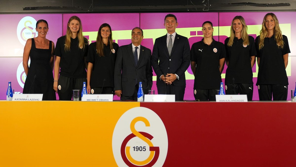 Galatasaray'dan 5 oyuncuya imza töreni