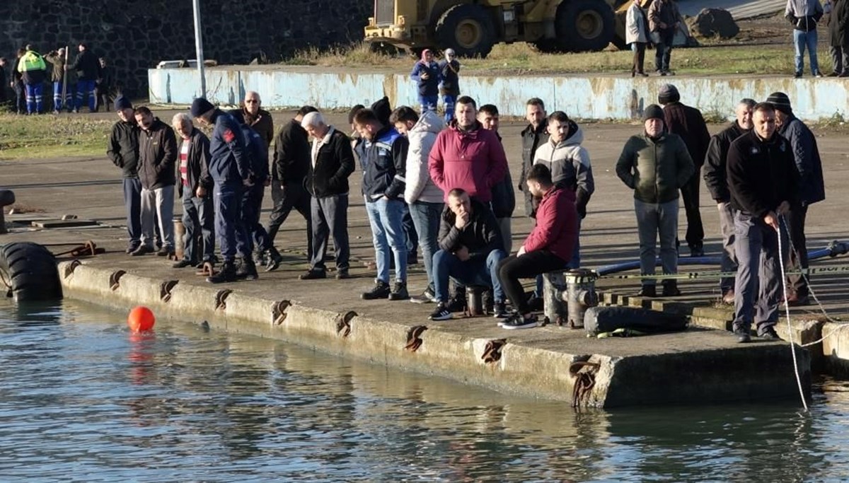 Trabzon’da iki genç dalgalara kapıldı (Lise öğrencilerini arama çalışması sürüyor) Trabzon’da iki genç dalgalara kapıldı (Lise öğrencilerini arama çalışması sürüyor)