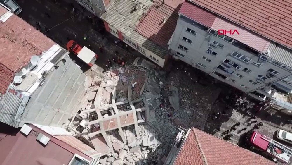 SON DAKİKA HABERİ: Zeytinburnu'nda boşaltılan 5 katlı bina çöktü - 5