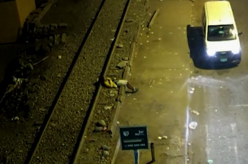 Ölümcül Tren Kazasından Mucizevi Kurtuluş: Saniyeler İçinde Ayağa Kalktı 72 3O0V5qHeQEuKPr7hIpaLVg