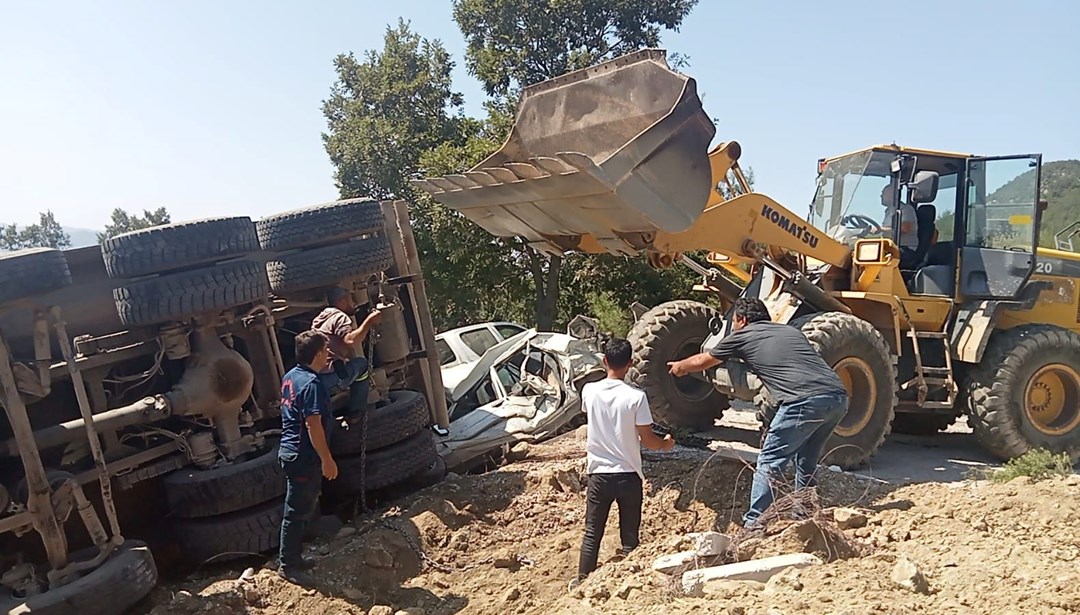 Kahramanmaraş’ta kamyon cenaze namazı kılanların arasına daldı: 6 can kaybı, 24 yaralı – Son Dakika Türkiye Haberleri